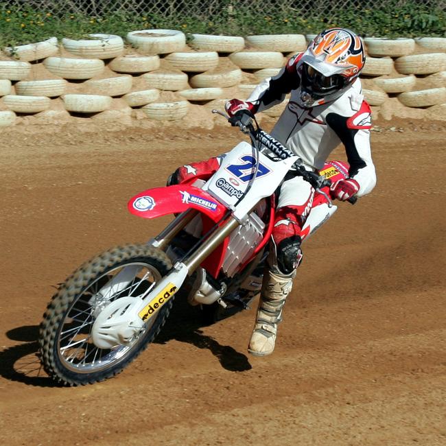 MARCH 16, 2006: Casey Stoner preparing for first Moto Gp at Mike Hatcher Raceway Labrador Gold Coast PicMichael/Ross