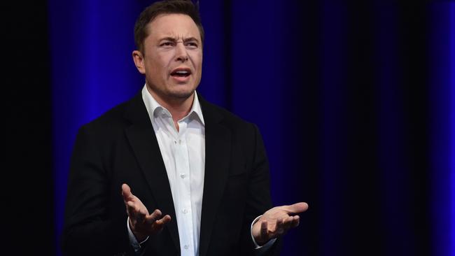 Billionaire entrepreneur and founder of SpaceX Elon Musk speaks at the 68th International Astronautical Congress 2017 in Adelaide on September 29, 2017.  Musk said his company SpaceX has begun serious work on the BFR Rocket as he plans an Interplanetary Transport System. / AFP PHOTO / PETER PARKS