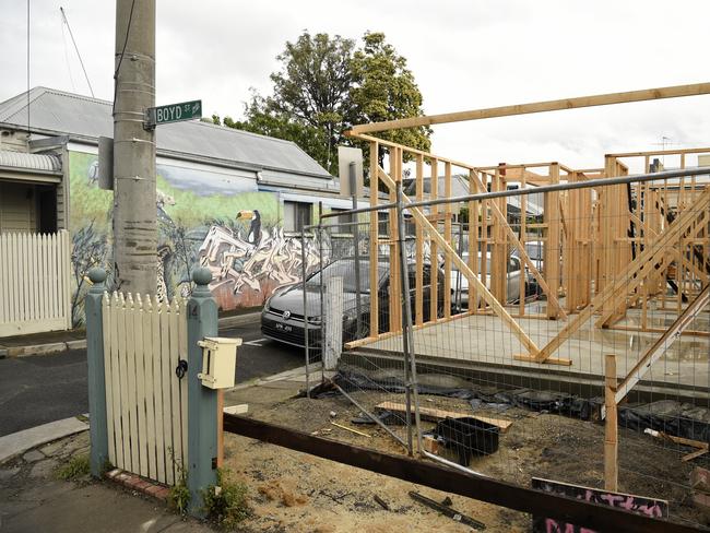 MELBOURNE, AUSTRALIA - NewsWire Photos OCTOBER 05, 2024: REAL ESTATE GENERICS - Inner-city terrace house under construction. Picture: NewsWire / Andrew Henshaw