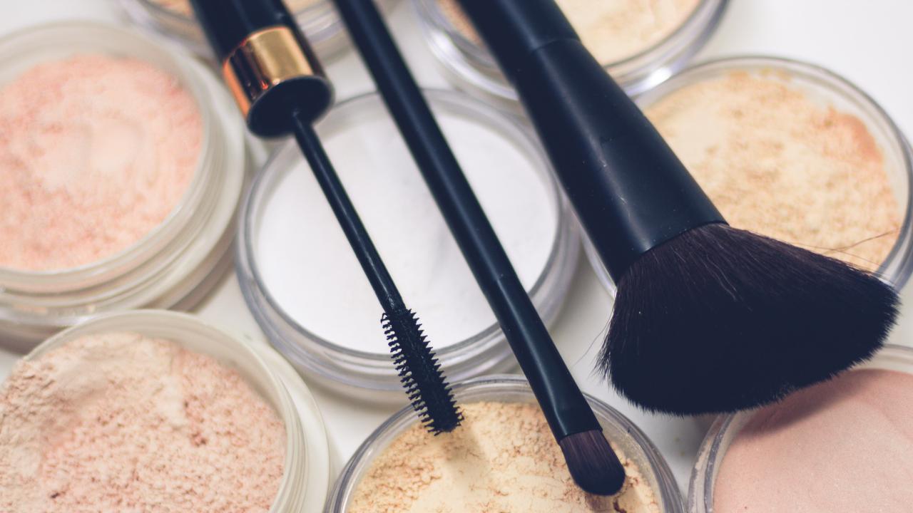 Shop major discounts on cult makeup and skincare brands at Sephora right now. Image: Unsplash / Raphael Lovaski.