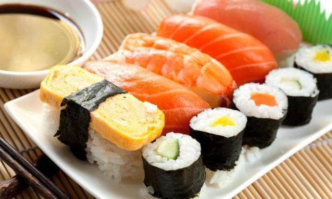 Initial contamination of food from the person who prepared it. Image: iStock