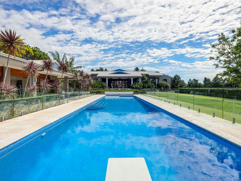 A house in Carrara bought by Gold Coast Mayor Tom Tate and his wife Ruth.