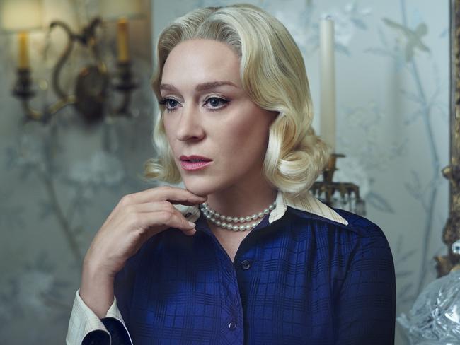 FEUD: Capote Vs. The Swans -- Pictured: Chloe Sevigny as C.Z. Guest. CR: Pari Dukovic/FX