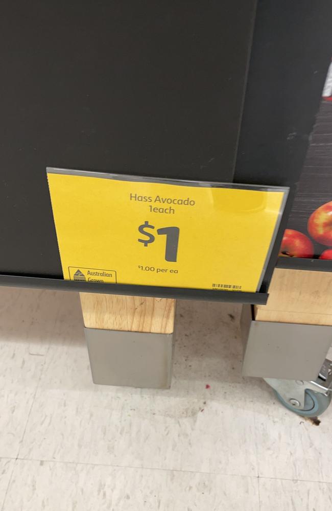 Coles and Woolies are selling Hass avocados for just $1. Picture: news.com.au