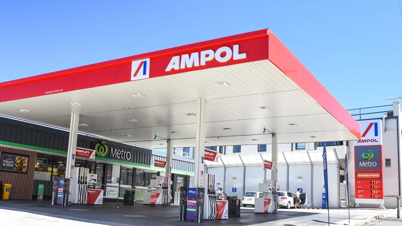 Cuts to petrol prices could occur within days. Picture: NCA NewsWire / Flavio Brancaleone