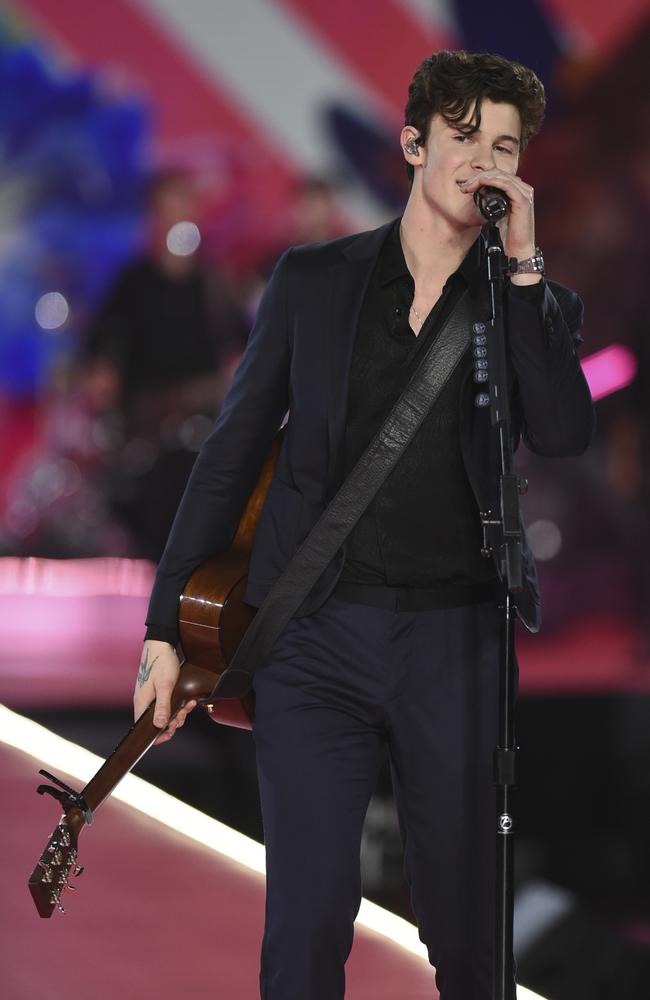 Shawn Mendes performs during the 2018 Victoria's Secret Fashion Show at Pier 94 on Thursday, Nov. 8, 2018, in New York. (Photo by Evan Agostini/Invision/AP)
