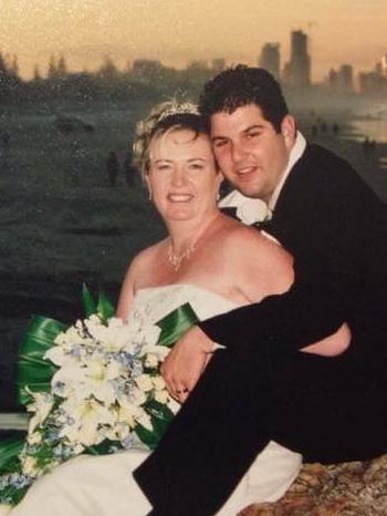 A wedding photo of Chris and Yvonne Nunn.