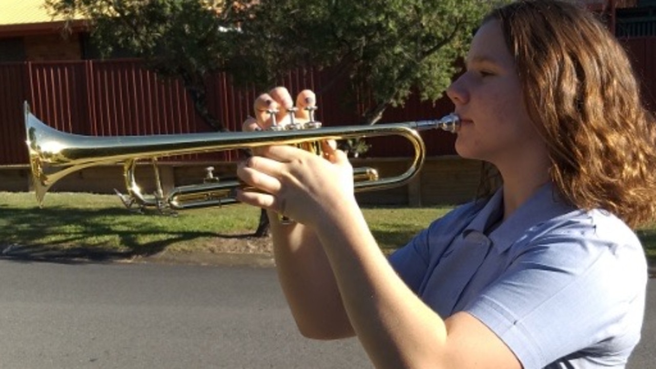 Anzac Driveway performer Neve, from Year 8 at Centenary State High School.