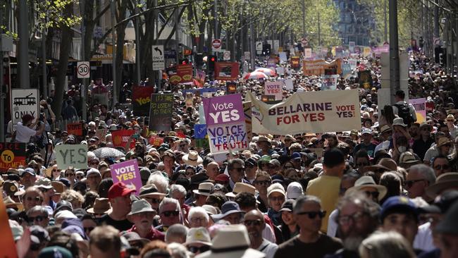 Melbourne crows stretched from Swanston to Bourke streets. Picture: NCA NewsWire/Valeriu Campan