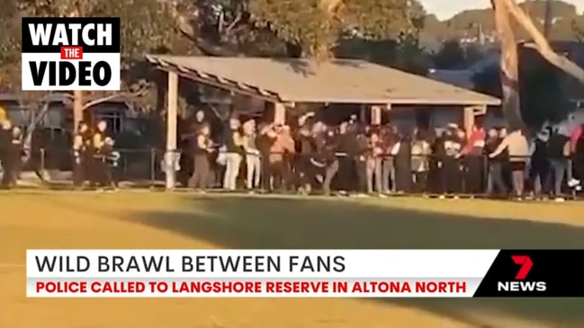 Wild brawl breaks out at Altona North football match (7 News)