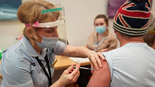 Mass COVID-19 vaccination is underway in the UK. Photo: Ian Forsyth: Getty Images.