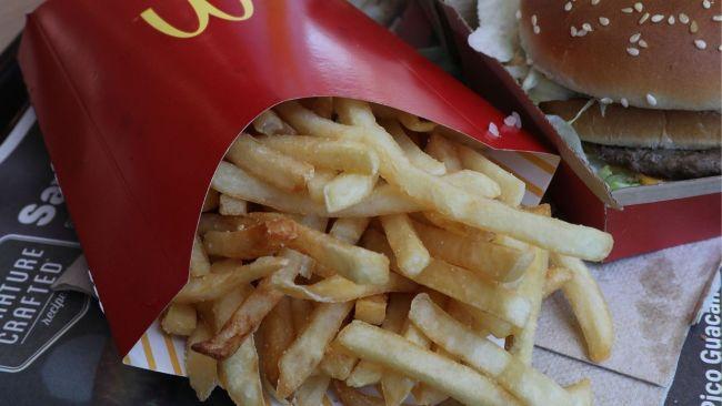 Maccas workers apparently have a system in place when cleaning out trays. Image: Supplied