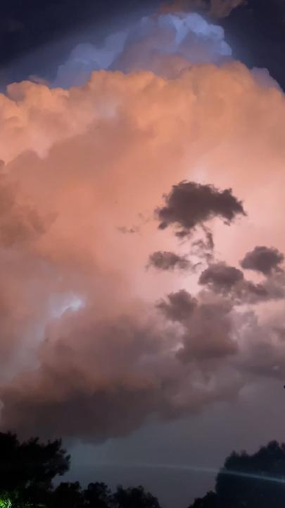 Deadly QLD storms leave thousands without power