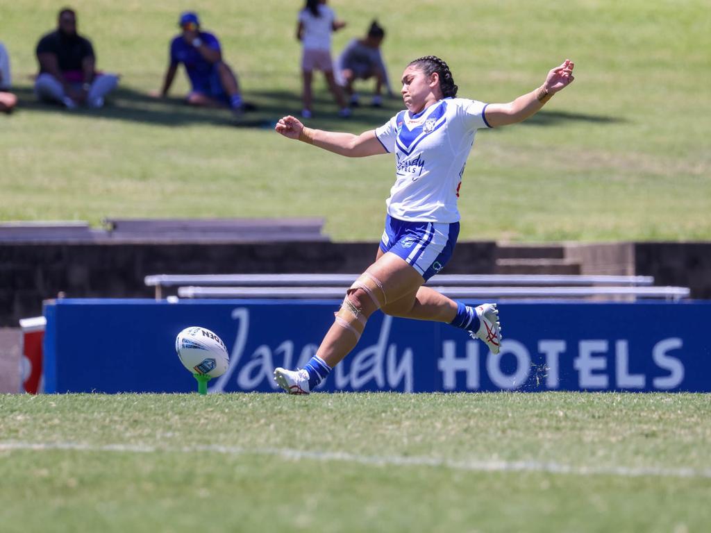 Tatiana Finau kicks for goal. Picture: Canterbury-Bankstown Bulldogs