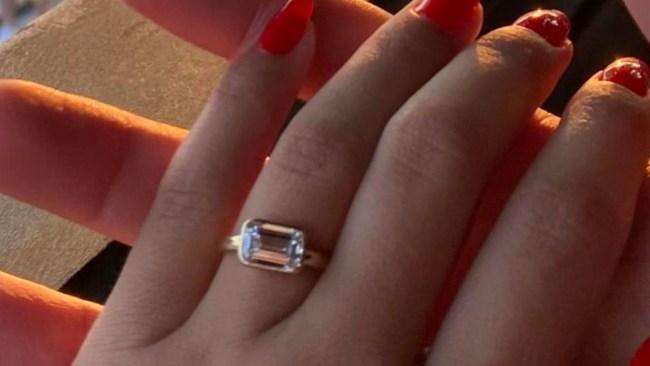 The woman hated her engagement ring and welcomed others to insult it. Photo: Facebook