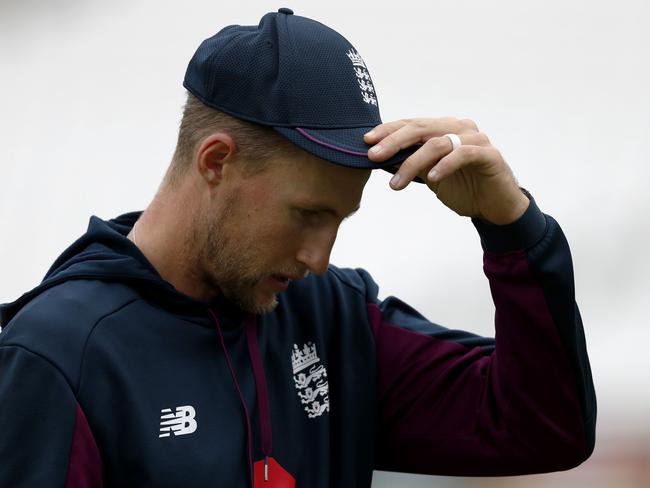 England's captain Joe Root gestures during a training session at The Oval in London on September 11, 2019, on the eve of the start of the fifth and final Ashes cricket Test match between England and Australia. (Photo by Adrian DENNIS / AFP) / RESTRICTED TO EDITORIAL USE. NO ASSOCIATION WITH DIRECT COMPETITOR OF SPONSOR, PARTNER, OR SUPPLIER OF THE ECB