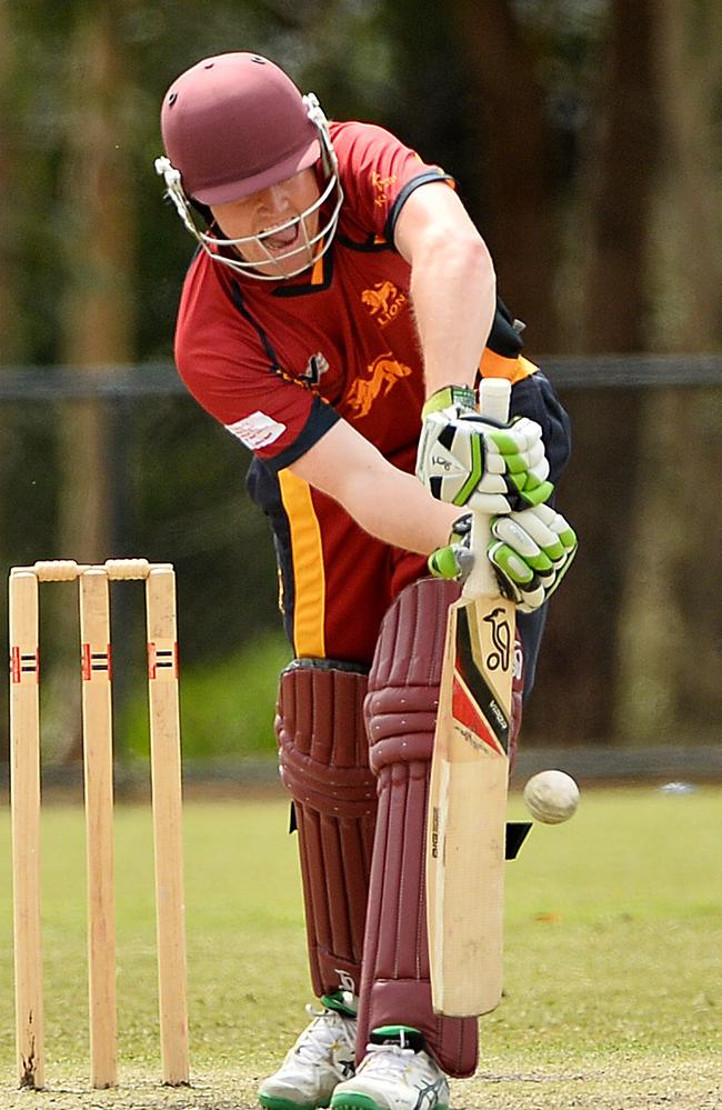 Lee Stockdale batting for Fitzroy Doncaster in Victorian Premier Cricket.