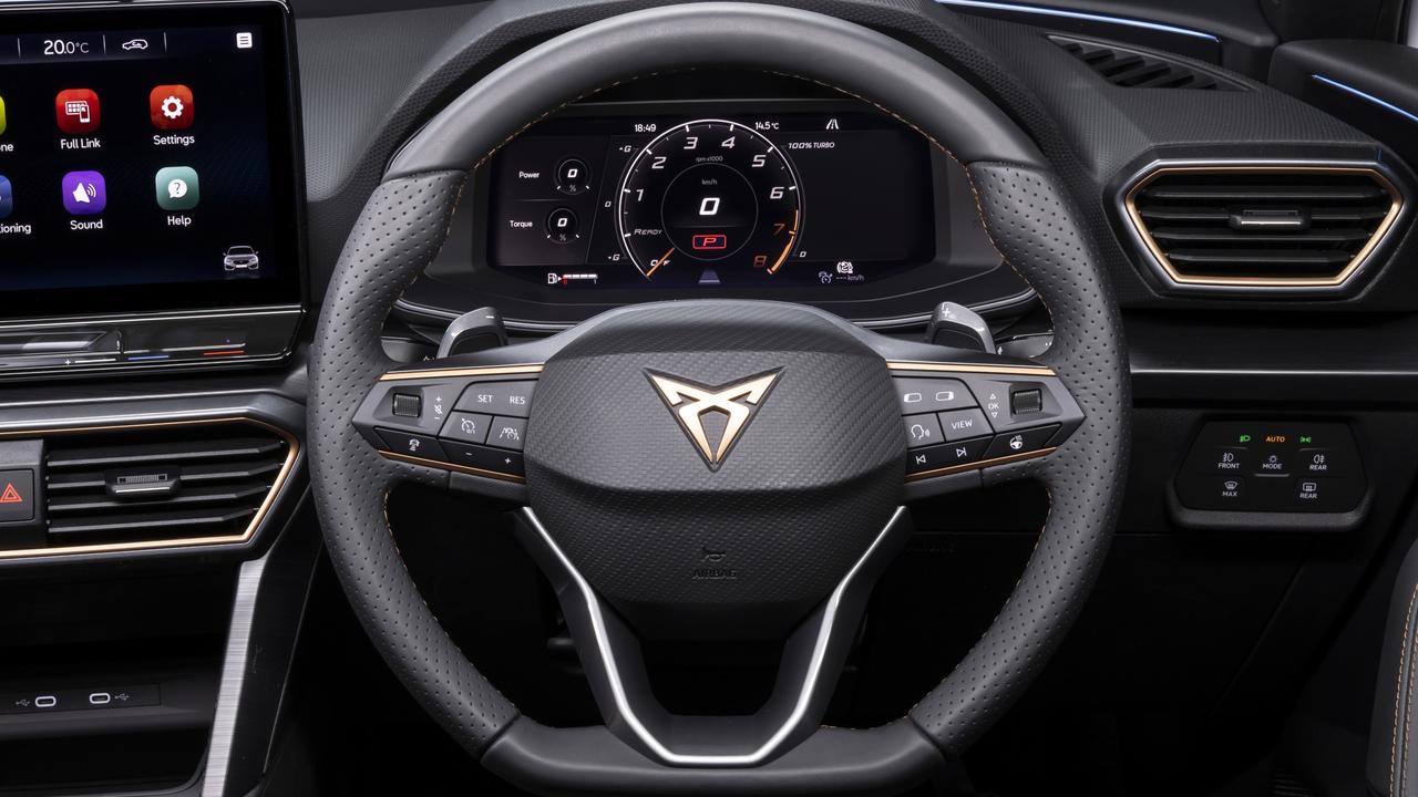 The Cupra Leon V has a high-tech cabin.