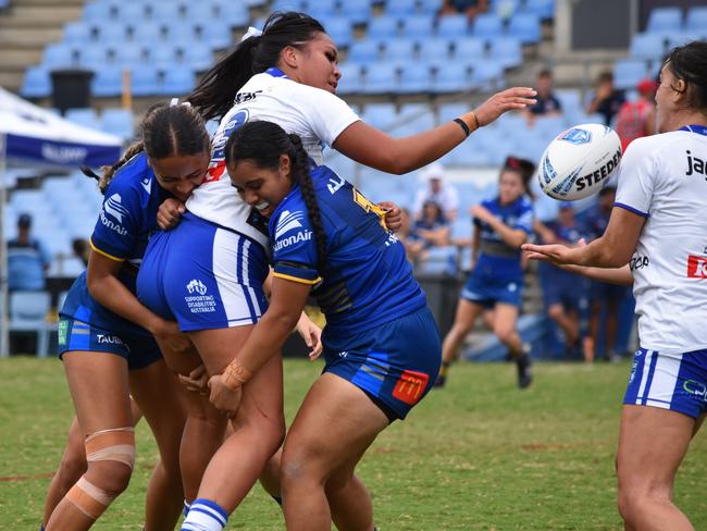 Pauline Suli-Ruka gets an offload away. Picture: Sean Teuma