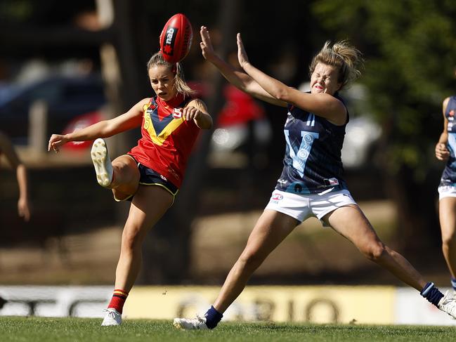 Sachi Syme is a gun in the middle of the field. Picture: Jonathan DiMaggio/AFL Photos/via Getty Images