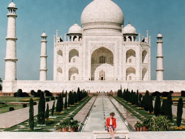 Princess Diana alone at the Taj Mahal in 1992. Arthur Edwards /The Sun.