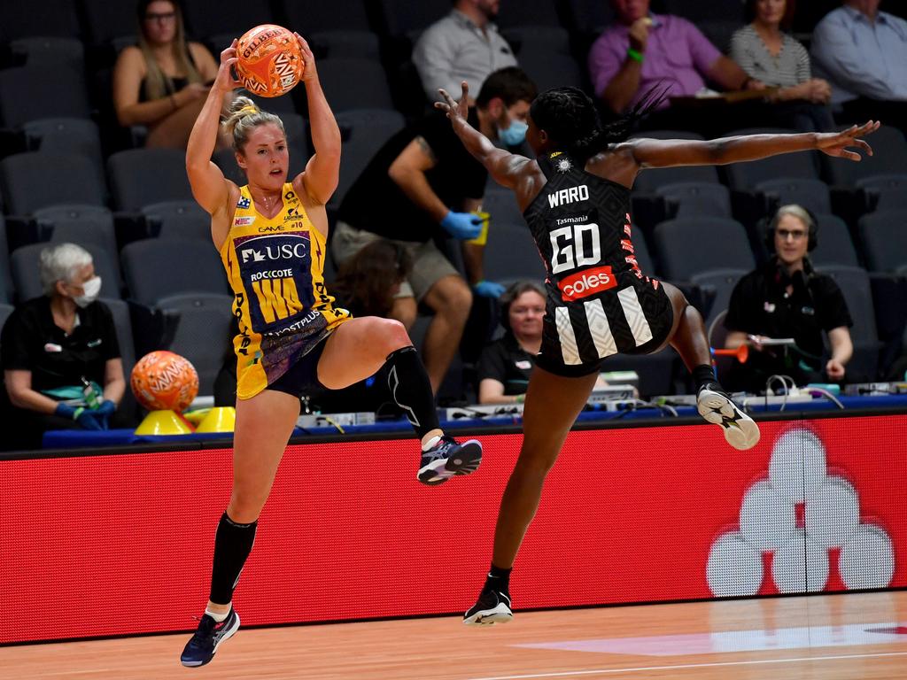 Laura Scherian (ball) has extended her stay at the Lightning. Picture: Evan Morgan