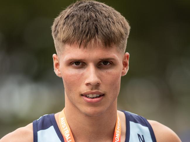 Hunter hurdler thunders to a PB in World Champs final