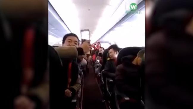 VietJet holds another bikini stunt
