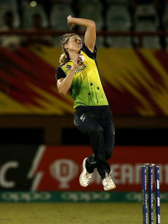 Ellyse Perry shows off her wonderful action.