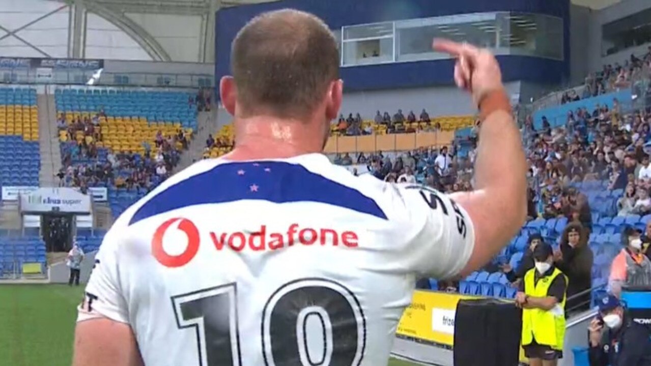 Matt Lodge flipped the bird at the fans. Photo: Fox League