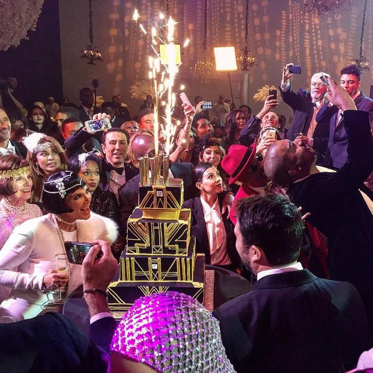 Inside Kris Jenners 2m Great Gatsby Themed 60th Birthday Gold Coast Bulletin 