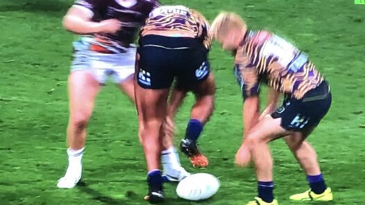 Felise Kaufusi's play-the-ball was farcical. Fox League