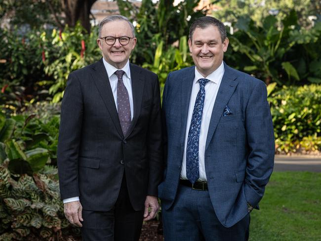 Anthony Albanese with Alinta Energy chief executive Jeff Dimery. Picture: Julian Andrews