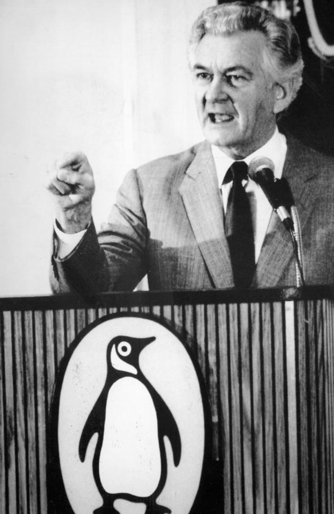 Prime Minister Bob Hawke launching the book Apartheid in 1989. Picture: Alan Porritt