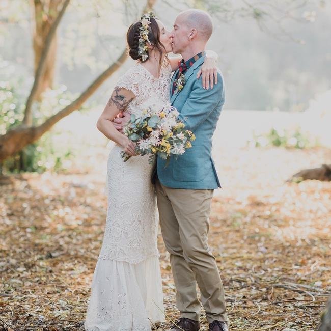 From chaos to perfection, Angela and James Williams were planning to get married at a nearby National Park but fires put a stop to this.