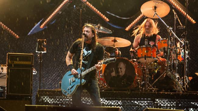 Dave Grohl (left) and Taylor Hawkins of Foo Fighters, performing in Geelong on March 4, 2022. Picture: Brett Schewitz / Frontier Touring