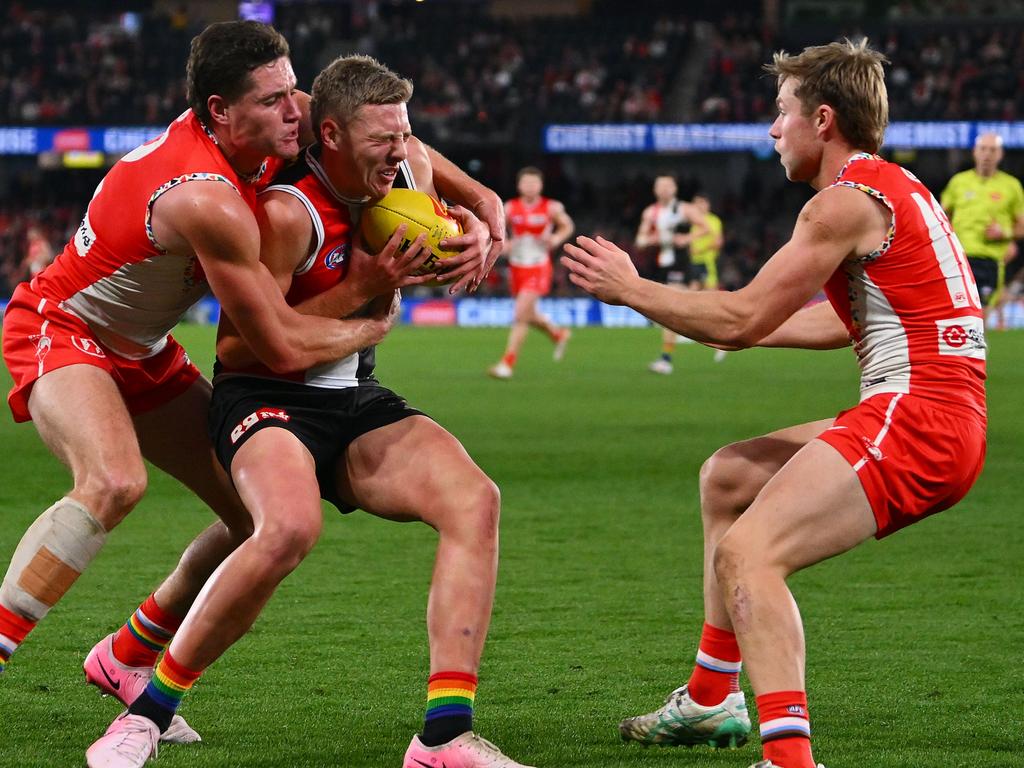 The Swans’ pressure has dropped off in recent weeks and is showing opposition teams how they can be beaten. Picture: Morgan Hancock/AFL Photos/via Getty Images