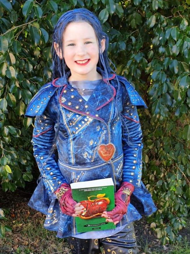 Emmiella Foy as Evie from Decendants.