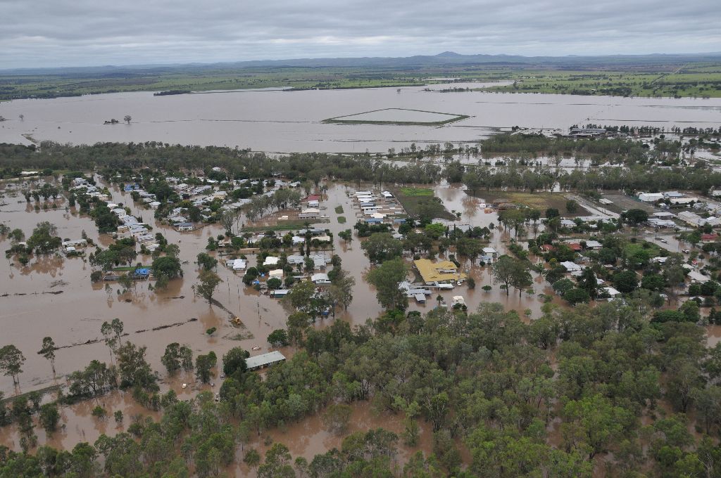 Theodore flooding December 2010 | The Courier Mail