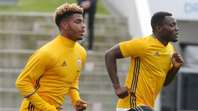 Kwadwo Asamoah (right) and Mario Lemina train with Juventus at Melbourne’s Lakeside Oval on Tuesday ahead of the ICC.