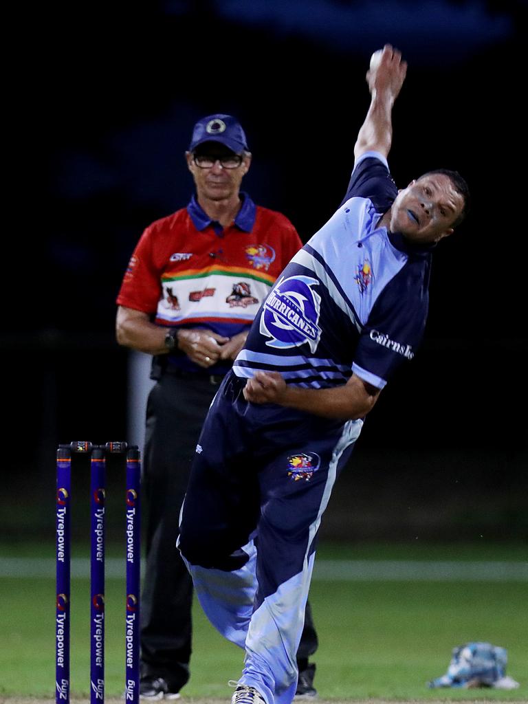 T20 Barrier Reef Big Bash: Designer First Homes Dare Devils v Halpin Hurricanes at Griffiths Park. Hurricanes' Barry Weare. Picture: Stewart McLean