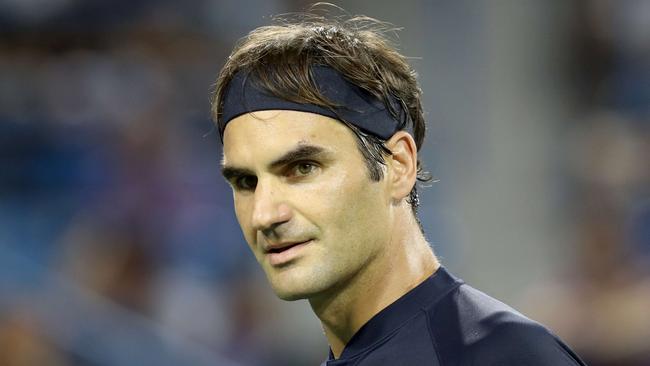Roger Federer out to end drought.
