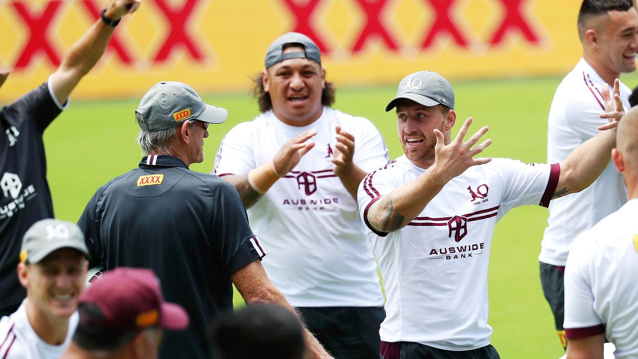 Cameron Munster and Wayne Bennett in a Maroons training session