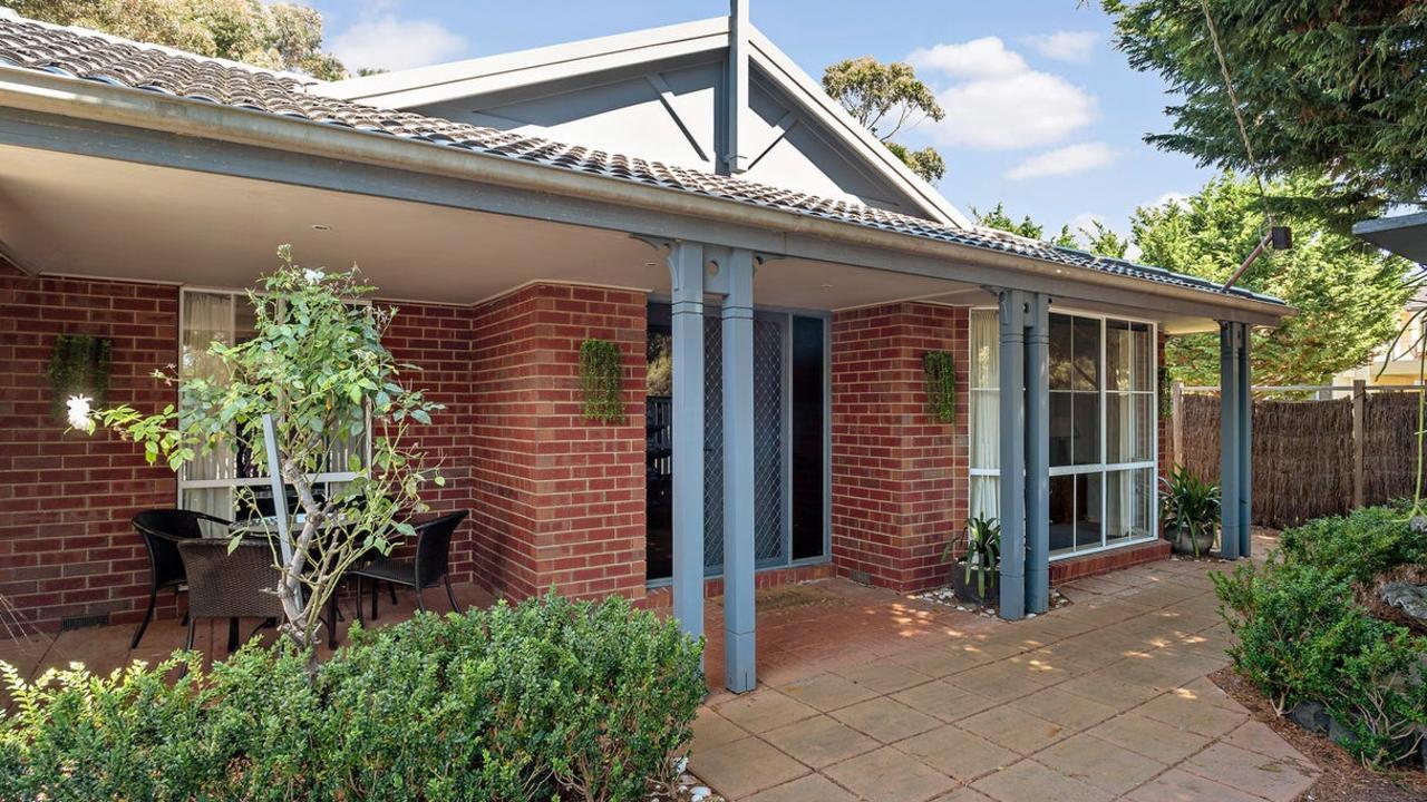 607-609 Point Nepean Rd, McCrae, was one of the houses evacuated following the landslide.