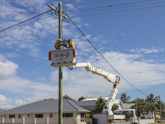 Ergon Energy installs turtle friendly street lighting for Livingstone Shire Council.