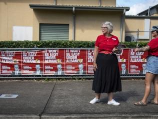 Ex Cairns to the S MAIL  - 21.05.2022 -  2022 Federal Election - Cairns - Leichhardt ElectorateLabor candidate and challenger Elida Faith campaigns at the Redlynch polling booth in LeichhardtPICS BRIAN CASSEY -  .. PIc by Brian  Cassey