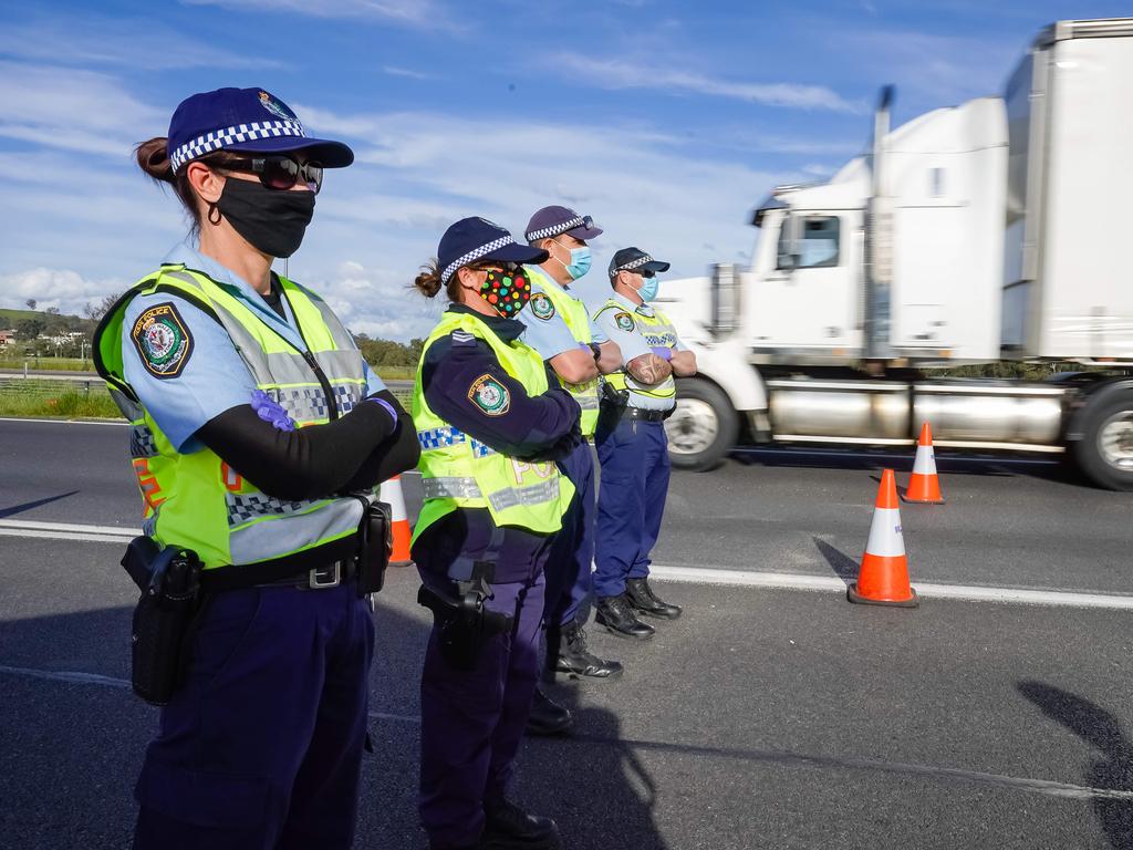 Victorians are being advised against travel into NSW. Picture: Simon Dallinger/NCA NewsWire