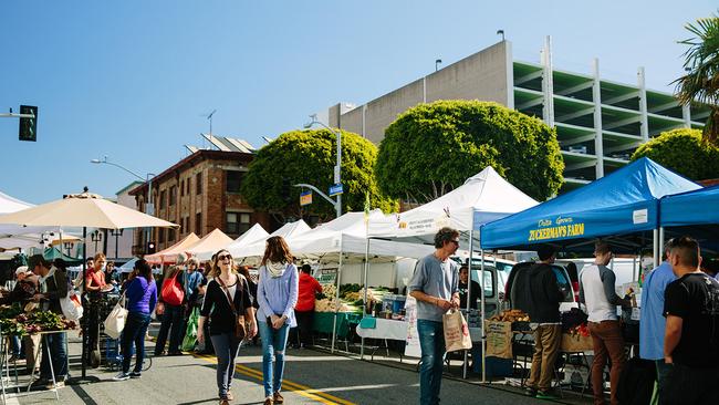 Santa Monica Farmers Market, California.