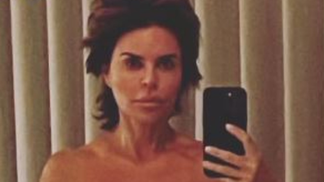 Lisa Rinna starts new year off ‘fresh’ in daring naked selfie The