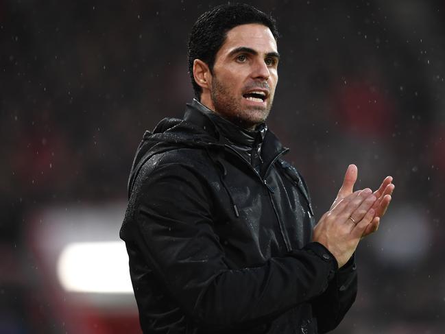 BOURNEMOUTH, ENGLAND - DECEMBER 26: Mikel Arteta, Manager of Arsenal gives his team instructions during the Premier League match between AFC Bournemouth and Arsenal FC at Vitality Stadium on December 26, 2019 in Bournemouth, United Kingdom. (Photo by Harriet Lander/Getty Images)